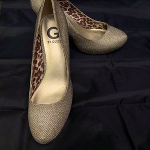 Guess Gold Sparkle Heels. NEW. 8.4